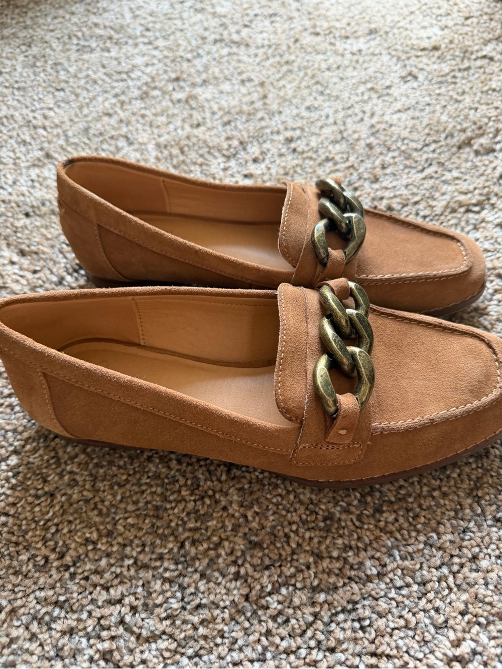 CROWN VINTAGE Camel Tan Faux Suede Gold Chain Loafer